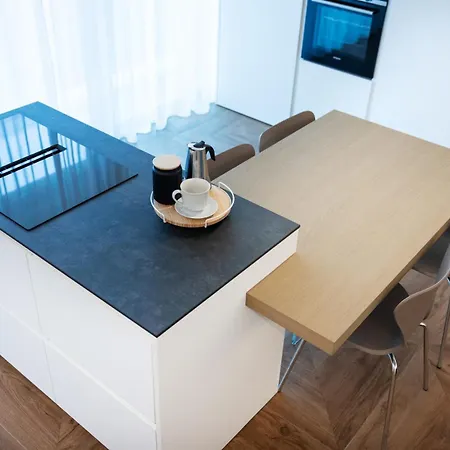 Molari Luxury - *