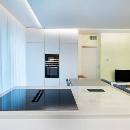 Molari Luxury - *