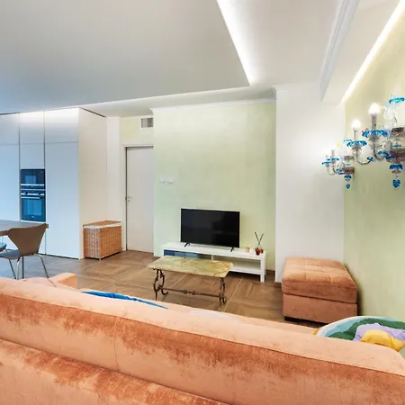 Molari Luxury - *