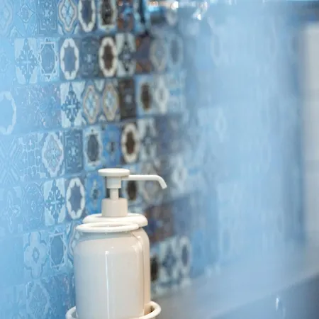 Molari Luxury - *